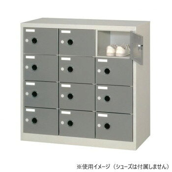 ※パッケージ、デザイン等は予告なく変更される場合があります。※画像はイメージです。商品タイトルと一致しない場合があります。扉付・錠なしタイプです。【注意事項】※ご注文の際は、送り先もしくは備考欄に法人名の記載をお願い致します。※こちらの商品はワンマン配送の為、トラック停車可能位置での車上渡しのみとなります。荷受人を2名以上確保いただくようお願い致します。軒先や玄関内への搬入・設置は行いません。※配達日時指定・土日祝および配送業者規定休日(年末年始・盆休暇など)の配達はお受けできません。上記以外の配達希望日の明記は可能ですが、確約ではございません。※上記配送条件以外の場合は、メーカー指定業者による配送設置を行いますので、別途料金を申し受けます。※駐車可能な場所から離れている場所にお届けする場合、別途料金が発生することもございます。※地域・設置条件により料金が異なります。※配達場所により、別途送料が発生する場合がございます。【保証期間】ご購入日から1年:外観、表面仕上(塗装及び樹脂部分の変色、褪色、レザークロスの摩耗)ご購入日から2年:機構部、可動部(引き出し、スライドの機構、扉の開閉、錠前、昇降機構の故障)ご購入日から3年:構造体(強度、構造体にかかる破損)※上記の保証期間は一般の会社などにおいて通常の執務状態で正しく使用した場合を想定して定めたもので、24時間、年中無休や、これに準ずる過酷な使われ方をする所での保証期間ではありません。サイズ外寸法:W900×D380×H880mm、内寸法:W255×D336×H183mm個装サイズ：39×92×89cm重量24.0kg個装重量：24500g素材・材質SPCC仕様完成品耐荷重:一マス当たり10kg付属品取扱説明書、保証書生産国日本広告文責:株式会社ホームセンターセブンTEL:0978-33-2811※パッケージ、デザイン等は予告なく変更される場合があります。※画像はイメージです。商品タイトルと一致しない場合があります。fk094igrjs