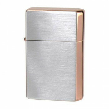 ※パッケージ、デザイン等は予告なく変更される場合があります。※画像はイメージです。商品タイトルと一致しない場合があります。実用性、品質ともに高く、「オイル持ち」を実現したライターとなっています。本体は、側面の角を落としたグリップの良い形状。...