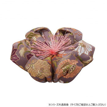 ※パッケージ、デザイン等は予告なく変更される場合があります。※画像はイメージです。商品タイトルと一致しない場合があります。華やかで可愛らしい花布団です。サイズ100×100×45mm個装サイズ：30.0×20.0×15.0cm重量40g個装重量：650g素材・材質本体:ポリエステル・レーヨン房:ナイロン生産国日本広告文責:株式会社ホームセンターセブンTEL:0978-33-2811※パッケージ、デザイン等は予告なく変更される場合があります。※画像はイメージです。商品タイトルと一致しない場合があります。fk094igrjs