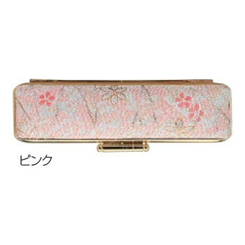 ※パッケージ、デザイン等は予告なく変更される場合があります。※画像はイメージです。商品タイトルと一致しない場合があります。和柄が美しい印鑑ケースです。※生地の取り方により、柄が多少異なることがあります。サイズ35×93×23mm個装サイズ：4×10×3cm重量40g個装重量：50g素材・材質ポリエステル仕様径15×長さ60mmまでの印鑑用朱肉付生産国日本広告文責:株式会社ホームセンターセブンTEL:0978-33-2811※パッケージ、デザイン等は予告なく変更される場合があります。※画像はイメージです。商品タイトルと一致しない場合があります。fk094igrjs