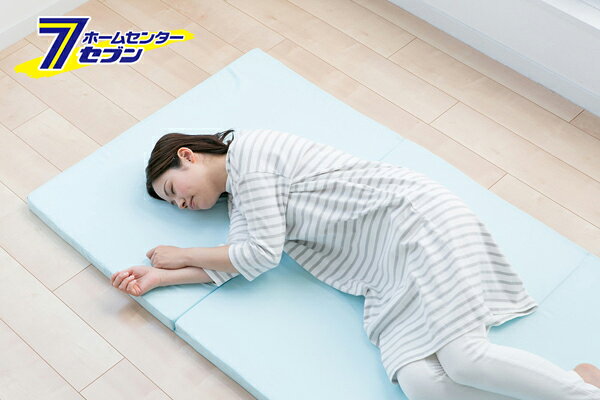 「萩原 4つ折り バランスマットレス シングル ライトブルー 腰部分硬め 約91×192×5cm 」は株式会社ホームセンターセブンが販売しております。メーカー萩原品名4つ折り バランスマットレス シングル ライトブルー 腰部分硬め 約91×192×5cm 品番又はJANコードJAN:4955872852065サイズ-重量-商品説明バランスの良いマットレス寝ている時、一番体重のかかる部分が腰。その腰の部分に硬めのウレタンを使用する事で、腰への負担を軽減し、真っ直ぐな寝姿勢を保ちます。厚みは約5cmで、横になった時に床の硬さを感じる底つき感もありません。今使っている敷き布団の下に、1枚敷くだけでふかふかの寝心地に。【仕様】■サイズ：91X192X5■色：ライトブルー【材質】側生地：ポリエステル100％ 中材：ウレタンフォーム※パッケージ、デザイン等は予告なく変更される場合があります。※画像はイメージです。商品タイトルと一致しない場合があります。《寝具 マットレス 国産 お手軽 お昼寝》商品区分：原産国：日本広告文責：株式会社ホームセンターセブンTEL：0978-33-2811