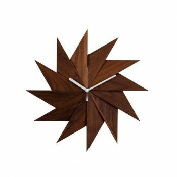 ※パッケージ、デザイン等は予告なく変更される場合があります。※画像はイメージです。商品タイトルと一致しない場合があります。風を受けて回る風車を時計にしました。無垢のやさしい表情で時を刻みます。※電池は別売りです。サイズW414×D25×H4...