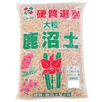 ※パッケージ、デザイン等は予告なく変更される場合があります。※画像はイメージです。商品タイトルと一致しない場合があります。硬質の鹿沼土を天然乾燥後、大粒・中粒・小粒にふるい分け、用途に合わせて使い易くした製品です。サツキ・シャクナゲ・ブルーベリーなど弱酸性を好む植物に最適です。大粒は鉢底用に最適です。※梱包時破損防止のため別商品の袋を再利用し梱包することがございます。※離島への配送はお受けできません。サイズ縦53×横35×高さ9cm個装サイズ：53×35×27cm重量6.8kg個装重量：20400g仕様容量:18L粒の大きさ:15〜30mmセット内容3袋入生産国日本広告文責:株式会社ホームセンターセブンTEL:0978-33-2811※パッケージ、デザイン等は予告なく変更される場合があります。※画像はイメージです。商品タイトルと一致しない場合があります。fk094igrjs