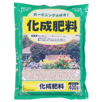 ※パッケージ、デザイン等は予告なく変更される場合があります。※画像はイメージです。商品タイトルと一致しない場合があります。チッソ・リン酸・カリの肥料3要素が、8・8・8とバランスのとれた、即効性のスタンダードな化学肥料です。【使い方】野菜・草花・花木全般に使える、基本的な即効性の化成肥料です。元肥にも追肥にも使えます。※梱包時 破損防止のため別商品の袋を再利用し梱包することがございます。※離島への配送はお受けできません。サイズ22×17×2cm個装サイズ：22×51×20cm重量個装重量：12000g仕様粒状タイプ内容量:400g生産国製造国:日本(原料原産国:中国)広告文責:株式会社ホームセンターセブンTEL:0978-33-2811※パッケージ、デザイン等は予告なく変更される場合があります。※画像はイメージです。商品タイトルと一致しない場合があります。fk094igrjs