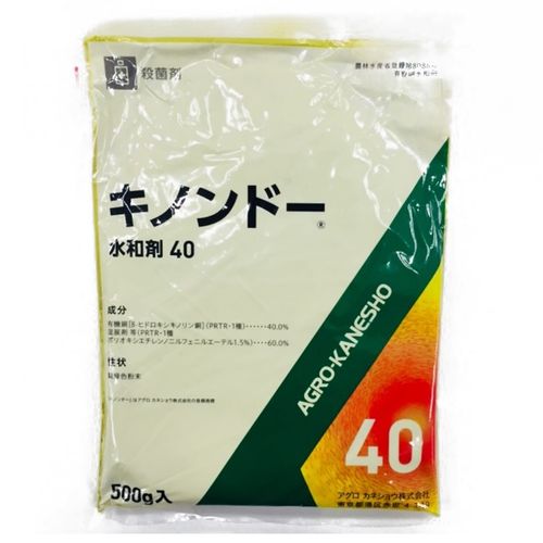 商　品　特　徴 ○ボルドー液の良さを生かし、無機銅剤の欠点を改良した病害防除剤です。 ○幅広い病害に効果があり、予防効果に優れる基幹薬剤です。 ○品質・収量にプラスの効果が期待できます。 商　品　仕　様 ○有効成分：有機銅[8-ヒドロキシキノリン銅] (PRTR・1種)40.0% ○その他成分：湿展剤等ノニルフェニルエーテル1.5% ○薬剤登録：農林水産省登録 第8086号 ○性状：黄緑色粉末 ○毒性：普通物 効果・薬害等の注意事項 ※1、石灰硫黄合剤、水和硫黄剤等との混用はさける。 ※2、本剤をりんごの病害防除に使用する場合は、サビ果の発生を多くすることがあるので、落花直後から落花20日頃までの使用はさける。また樹勢の良くない状態などで連続散布すると生理落葉を助長することがあるので注意する。特にゴールデン及びゴールデンからの育成品種では注意する。 ※3、もも及びネクタリンの縮葉病防除に使用する場合には、発芽直前及び開花直前にかけむらのないように樹全体に十分散布する(休眠期散布)。展葉後は薬害のおそれがあるので散布しない。 ※4、ぶどうのべと病に対しては、多発時には効果が不十分な場合もあるので、なるべく発生初期に予防的に散布する。なおぶどうでは果実肥大期(あずき粒大)以降の散布はサビ果や果房の汚れを生じるおそれがあるので無袋栽培ではこの時期以降の散布はさける。 ※5、白菜、たまねぎの軟腐病、レタスの軟腐病・腐敗病・斑点細菌病、きゅうり・メロンの斑点細菌病、キャベツ・ブロッコリーの黒腐病、こんにゃくの腐敗病・葉枯病、シクラメンの葉腐細菌病などの細菌性病害防除に使用する場合、発病後の散布では効果が劣るので発病前～発病初期から予防的に散布する ※6、きゅうりに使用する場合、収穫間際の散布では果実に汚れを生じることがあるので注意する。 ※7、蚕に対して影響がありますので、周辺の桑葉にかからないようにして下さい。 安全使用上の注意事項 ※1、本剤は眼に対して刺激性があるので眼に入らないよう注意してください。眼に入った場合には直ちに十分水洗いし、眼科医の手当を受けて下さい。 ※2、散布の際は農薬用マスク、不浸透性手袋、長ズボン・長袖の作業衣などを着用して下さい。作業後は手足、顔などを石けんでよく洗い、うがいをするとともに洗眼する。