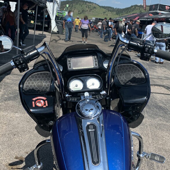 ハーレー ロードグライド 1-1/2インチ ポインテッドトップ・EZインストールハンドルバー 16インチトール/クローム 【Fat Baggers】816016