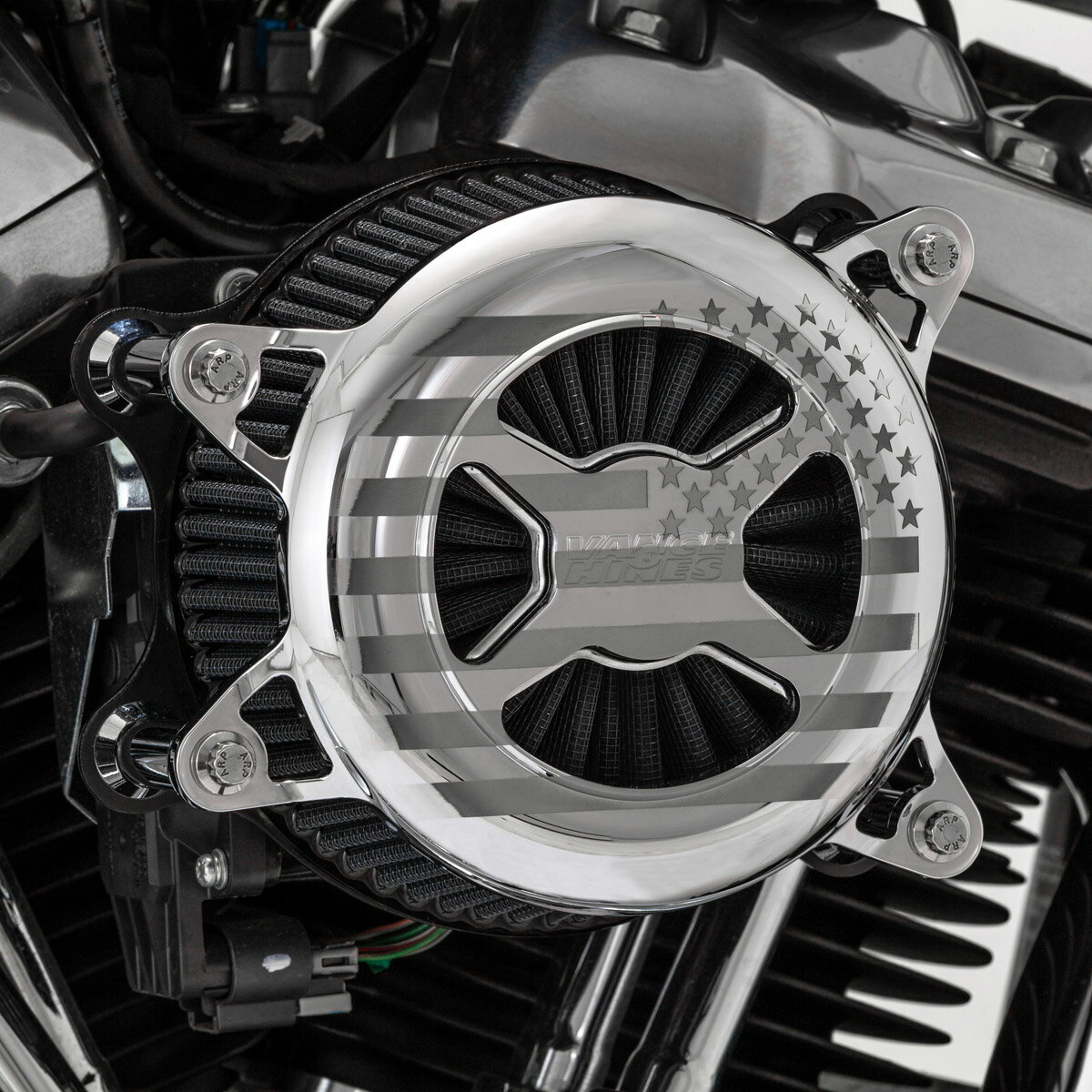 ハーレーM8 ツーリング、ソフテイル、トライク VO2 America エアクリーナー クローム 【Vance&Hines】72045FG