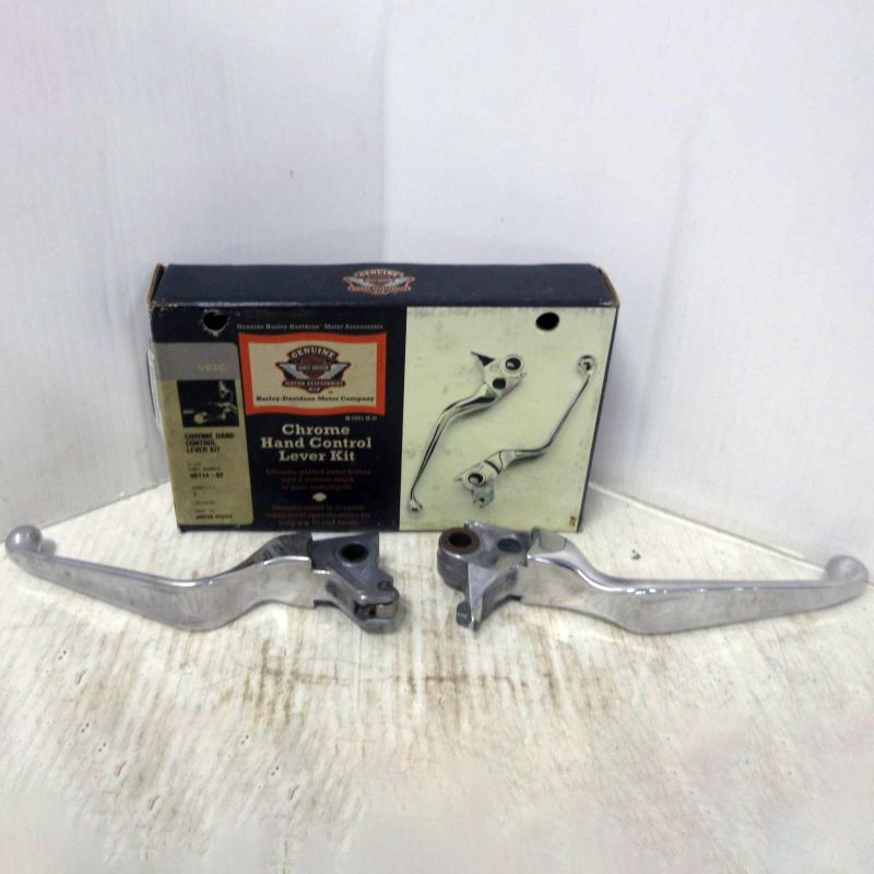2002〜2005 Vロッド、1999〜2006 ビッグツイン 油圧クラッチ車用 ハンドレバーセット (クローム)