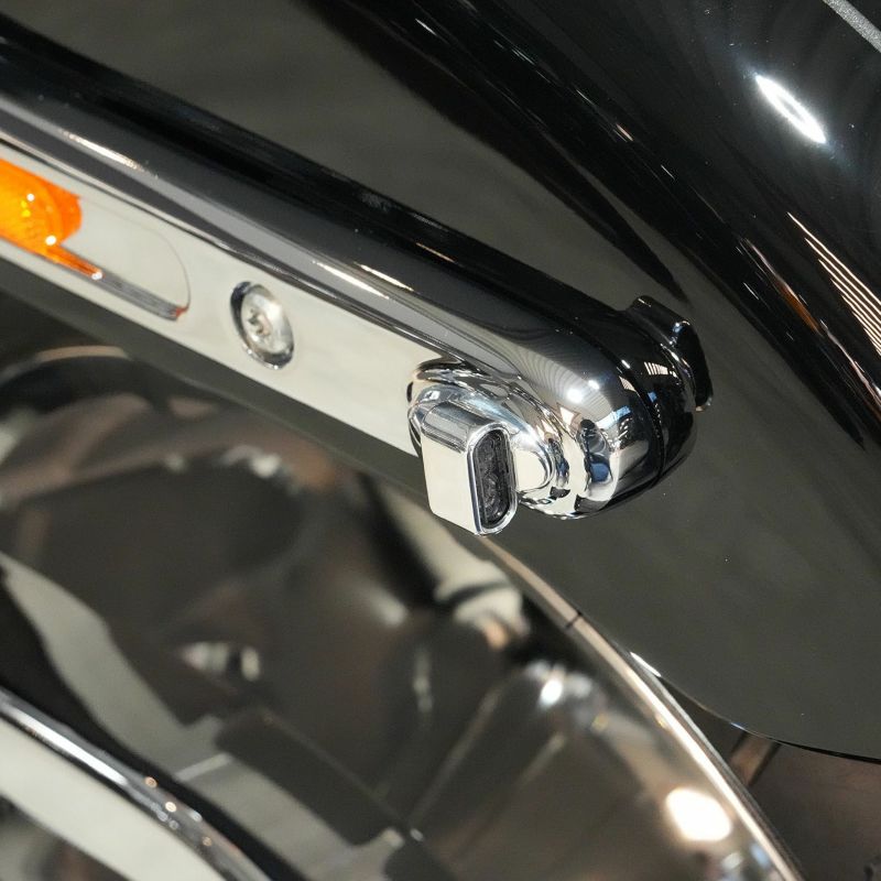 M8 ソフテイル ストラット ストライプ LED 3in1 テールライト一体型ウインカー ポリッシュ THUNDER BIK..