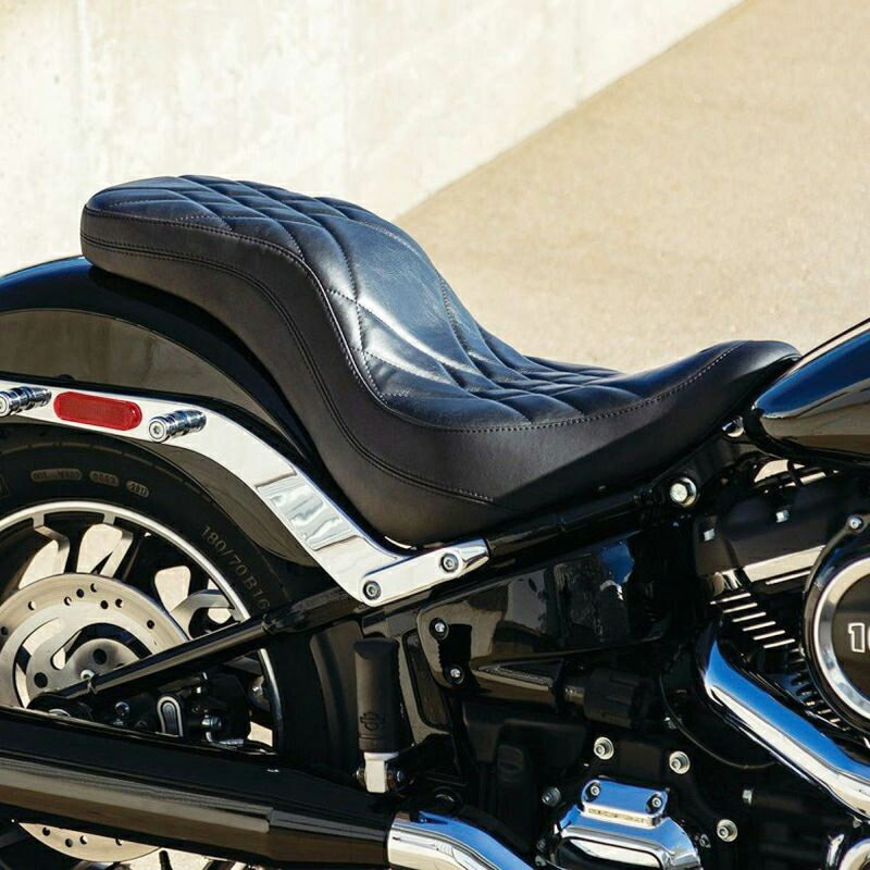 【マスタング】DayTripper シート 2018〜2025 FXLR/S、FLSB 75726