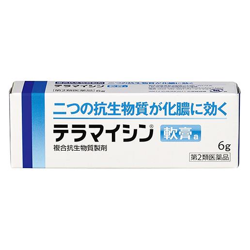 ※こちらの商品は、メール便（ネコポス）対応品です。3個以上の購入や他の商品と同梱の場合は、宅配便での配送となります。また、1個から宅配便を選択することも可能です。宅配便配送の場合は所定の送料がかかりますので、あらかじめご了承ください。 &#9654;メール便に関して、詳しくはこちら ★出荷日数目安 こちらの商品は、通常3〜4営業日で出荷となります。 商品名 【第2類医薬品】 テラマイシン軟膏a　6g　【ジョンソン＆ジョンソン】 内容量 6g 使用上の注意 ■してはいけないこと 【守らないと現在の症状が悪化したり、副作用が起こりやすくなります】 1．次の人は使用しないでください （1）本剤又は本剤の成分によりアレルギー症状を起こしたことがある人。 （2）抗生物質によりアレルギー症状を起こしたことがある人。 2．次の部位には使用しないでください （1）湿潤やただれのひどい患部。 （2）深い傷やひどいやけどの患部。 （3）目や目の周囲。 3．長期連用しないでください ■相談すること 1．次の人は使用前に医師、薬剤師又は登録販売者に相談してください （1）医師の治療を受けている人。 （2）薬などによりアレルギー症状を起こしたことがある人。 （3）患部が広範囲の人。 2．使用後、次の症状があらわれた場合は副作用の可能性があるので、直ちに使用を中止し、この文書を持って医師、薬剤師又は登録販売者に相談してください ［関係部位：症状］ 皮膚：発疹・発赤、かゆみ 3．5〜6日間使用しても症状がよくならない場合は使用を中止し、この文書を持って医師、薬剤師又は登録販売者に相談してください 効能・効果 化膿性皮膚疾患（とびひ、めんちょう、毛のう炎） 用法・用量 1日1〜数回、適量を患部に塗布するかガーゼなどにのばして貼付してください。 用法に関してのご注意 （1）用法・用量を厳守してください。 （2）小児に使用させる場合には、保護者の指導監督のもとに使用させてください。 （3）目に入らないよう注意してください。万一、目に入った場合には、すぐに水又はぬるま湯で洗ってください。なお、症状が重い場合には、眼科医の診療を受けてください。 （4）外用にのみ使用してください。 成分・分量 1g中 成分：分量 オキシテトラサイクリン塩酸塩：30mg(力価) ポリミキシンB硫酸塩：10000単位 添加物 白色ワセリン、流動パラフィン 薬効分類 化膿性疾患用薬 剤形 塗布剤 保管・取り扱いの注意 （1）直射日光の当たらない湿気の少ない涼しい所に密栓して保管してください。 （2）小児の手の届かない所に保管してください。 （3）他の容器に入れ替えないでください。 （誤用の原因になったり品質が変わります。） （4）使用期限（外箱及びチューブに記載）をすぎた製品は使用しないでください。 （5）本剤は黄色の軟膏ですので、衣服への付着に注意してください。 お問合せ先 会社名：ジョンソン・エンド・ジョンソン株式会社 問い合わせ先：お客様相談室 電話：0120-834389 受付時間：9：00〜17：00（土、日、祝日を除く） 使用期限 使用期限まで90日以上ある医薬品をお届けします メーカー名 ジョンソン＆ジョンソン 製造国 日本 ★医薬品の販売について★ 広告文責：株式会社健人　電話番号　048-252-3939 区分：医薬品 サブカテゴリー：　医薬品分類 > 第2類医薬品 関連ワード：　化膿性疾患用薬/とびひ/めんちょう/毛のう炎 添付文書 テラマイシン軟膏a　6g　【ジョンソン＆ジョンソン】 ページトップへ【第2類医薬品】 テラマイシン軟膏a　6g　【ジョンソン＆ジョンソン】 「ジョンソン・エンド・ジョンソン　テラマイシン軟膏a　6g」は、グラム陰性桿菌（特に緑膿菌）に効果のあるポリミキシンB硫酸塩とグラム陽性菌及び陰性菌などに広い抗菌力を示すオキシテトラサイクリン塩酸塩の2つの抗生物質を配合しています。 【ご注意】　こちらの商品は第2類医薬品です。必ず、使用上の注意（してはいけないこと・相談すること）をご確認の上お買い求めください。