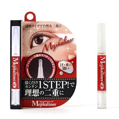 商品名 メジカライナー 成分 水、エタノール、(アクリル酸アルキル/ジアセトンアクリルアミド)コポリマーAMP、BG、グリセリン、プラセンタエキス、水溶性コラーゲン、ヒアルロン酸Na、ボタンエキス、アルテア根エキス、フユボダイジュ花エキス、アルニカ花エキス、グリチルリチン酸2K、マグワ根皮エキス、オタネニンジン根エキス、サッカロミセスセレビシアエエキス、ローヤルゼリーエキス、ハトムギ種子エキス、ビルベリー果実エキス、サトウキビエキス、サトウカエデエキス、オレンジ果実エキス、レモン果実エキス、キトサンヒドロキシプロピルトリモニウムクロリド、ソルビトール、ヒドロキシエチルセルロース、ペンチレングリコール 使用方法 ●容器から液が出てくるまで回してください。 ●二重にしたいラインに沿ってゆっくりと先端部をまぶたに軽く押すようにご使用ください。 ●目尻までラインを引いたら10秒ほどその状態をキープし、その後、離してください。 【落とし方】 ●洗顔でやさしくこするように落としてください。落ちにくい場合は、濡らしたコットン等をまぶたにしばらく当てた後、洗顔してください。 使用上の注意 ●ファンデーション・汗・皮脂等が容器先端に付くと液が出にくくなり、目詰まりの原因になります。 ●キャップは必ず音が鳴るまで閉めてください。キャップを外したまま放置すると、液が乾燥して出なくなることがあります。 ●湿度が高いところや低いところ、直射日光が当たる所には置かないでください。 ●容器を振るもしくは落下等の衝撃を与えることにより液が漏れだすことがありますのでご注意ください。 ●液が衣類などに付きますと落ちにくいのでご注意ください。 ●目に入らないようご注意ください。目に入った場合は、こすらず直ちに充分洗い流してください。異物感が残る場合は眼科医にご相談されることをおすすめします。 ●傷、はれもの、しっしん等の異常のある時には、使用を中止し、皮フ科専門医等にご相談をおすすめします。 ●お肌に合わない場合は、ご使用をお止めください。 ●乳幼児の手の届かないところに保管してください。 製造国 日本 販売者 株式会社シェモア 広告文責 アドバンク株式会社 商品区分 化粧品▼他のスキンケアも見る♪