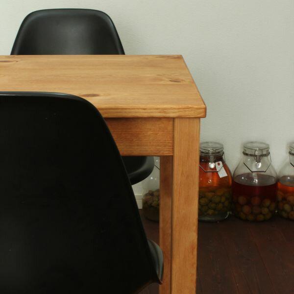 【楽天市場】カフェテーブル（60×60cm）/パイン材 テーブル 無垢 ナチュラル 北欧 カフェ インテリア キッチン ダイニングテーブル
