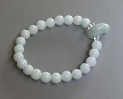 本翡翠 ジェダイト 勾玉 ブレスレット 翡翠ブレスレット 勾玉ブレスレット パワーストーン 天然石 翡翠 ヒスイ 勾玉 まがたま ブレス アクセサリー 大人 レディース ファッション おしゃれ 魔除け 厄除け 母の日 誕生日 バースデー プレゼント ギフト 贈り物 お祝い 贈答品