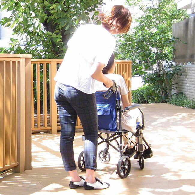 【直送品】【代引き不可】携帯用 折り畳み式 軽量介助車いす ハンディライト プラス 介助用車椅子 車椅子 軽量 車いす 車イス 折り畳み コンパクト 収納 旅行...