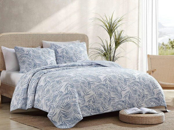 【キング】 Tommy Bahama トミーバハマ Palmday キルト3点セット (ブルーカナール) 243×264cm 薄手掛け布団1枚&枕カバー2枚 寝...