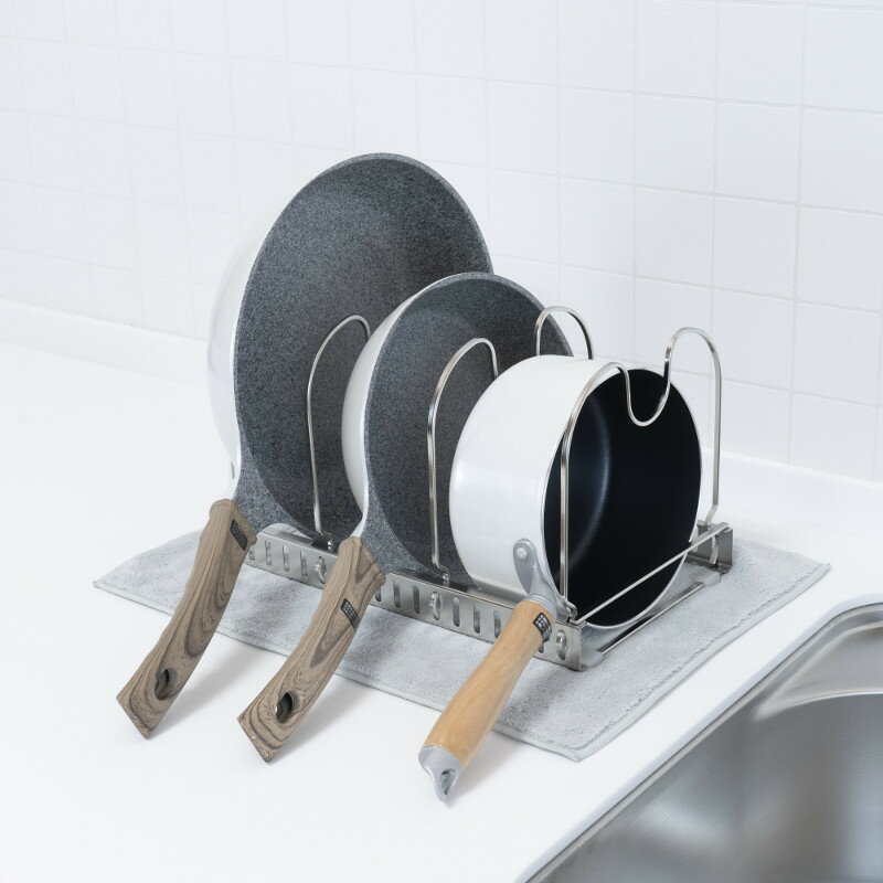 フライパンスタンド 水切りラックとしても使える フライパン収納ラック すべり止め付き 幅調節可 食洗機使用可 ステンレス RG-0610 ＆kit アンドキット