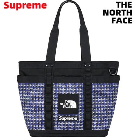 国内正規品【Supreme The North Face Studded Explore Utility Tote NM82125I BS ロイヤルブルースタディッドプリント Royal シュプリーム ザ ノース フェイス スタッズ エクスプロア ユーティリティ トート バッグ バック 2021ss】