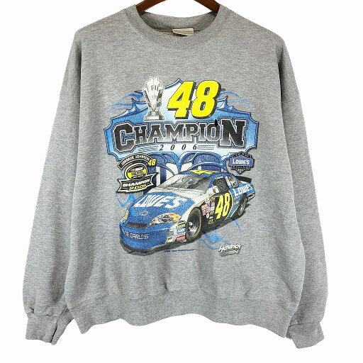 2000年代〜 CHASE AUTHENTICS チェイス オーセンティック イラストプリント スウェット NASCAR グレー (メンズ XL) 中古 古着 O9494 2000年代〜 CHASE AUTHENTICS チェイス オーセンティック イラストプリント スウェット NASCAR グレー (メンズ XL) 中古 古着 O9494