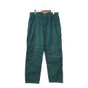 DESCRIPTION ブランドDickies/ディッキーズ サイズ【サイズ】W33　W33 【実寸】 ウエスト：約82cm股上：約35cm股下：約77cmわたり幅：約30cm裾幅：約32cm 主な素材表地 : コットン 色グリーン 仕様 ワークコーデュロイダブルニーペインター無地 状態 キズ：腰、ヒップ、もも、ひざ特記事項：色褪せ、使用感あり 商品管理番号Q3223 ABOUT ITEM商品撮影時の照明やお使いのモニター・ブラウザ等ご覧いただく環境により実物と商品画像の色が多少異なる場合がございます。全てアメリカからの輸入品ですがブランドやアイテムによりそれぞれサイズ感が異なります。生地の伸縮や厚み等、測定に多少の誤差が生じる場合がございますが、表記サイズと合わせまして実寸値を記載させていただいておりますので必ずご確認ください。新品や未使用品と記載があるもの以外は全て中古品ですので、程度は異なりますが使用感がございます。状態は慎重に確認し商品説明や画像により記載しておりますが、全てを記載することは中古品の特性上困難です。ご不明な点やご質問がございましたらお気軽にお問い合わせください。