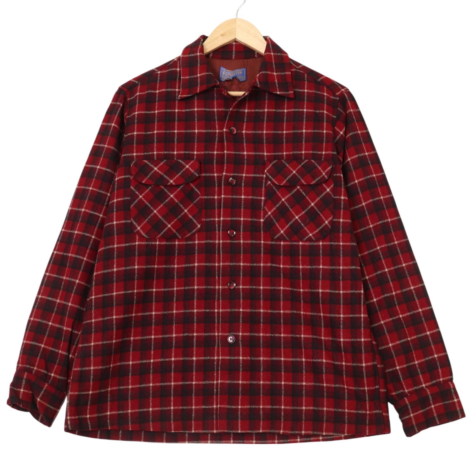 DESCRIPTION ブランドPENDLETON/ペンドルトン サイズ【サイズ】M【実寸】 肩幅：約45cm着丈：約71cm身幅：約59cm袖丈：約63cm 主な素材表地 : ウール 色レッド 仕様 生産国 : USA製60年代オープンカラーボックスシルエットヴィンテージボードシャツチェック 状態 特記事項： 襟に小さい穴 商品管理番号A3654 ABOUT ITEM商品撮影時の照明やお使いのモニター・ブラウザ等ご覧いただく環境により実物と商品画像の色が多少異なる場合がございます。全てアメリカからの輸入品ですがブランドやアイテムによりそれぞれサイズ感が異なります。生地の伸縮や厚み等、測定に多少の誤差が生じる場合がございますが、表記サイズと合わせまして実寸値を記載させていただいておりますので必ずご確認ください。新品や未使用品と記載があるもの以外は全て中古品ですので、程度は異なりますが使用感がございます。状態は慎重に確認し商品説明や画像により記載しておりますが、全てを記載することは中古品の特性上困難です。ご不明な点やご質問がございましたらお気軽にお問い合わせください。