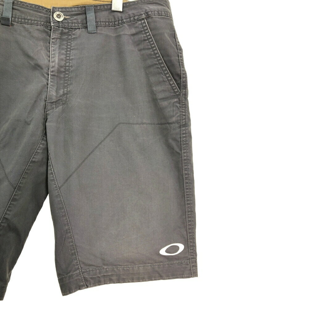 OAKLEY オークリー ショートパンツ スポーツ グレー(メンズ)中古 古着 T5070