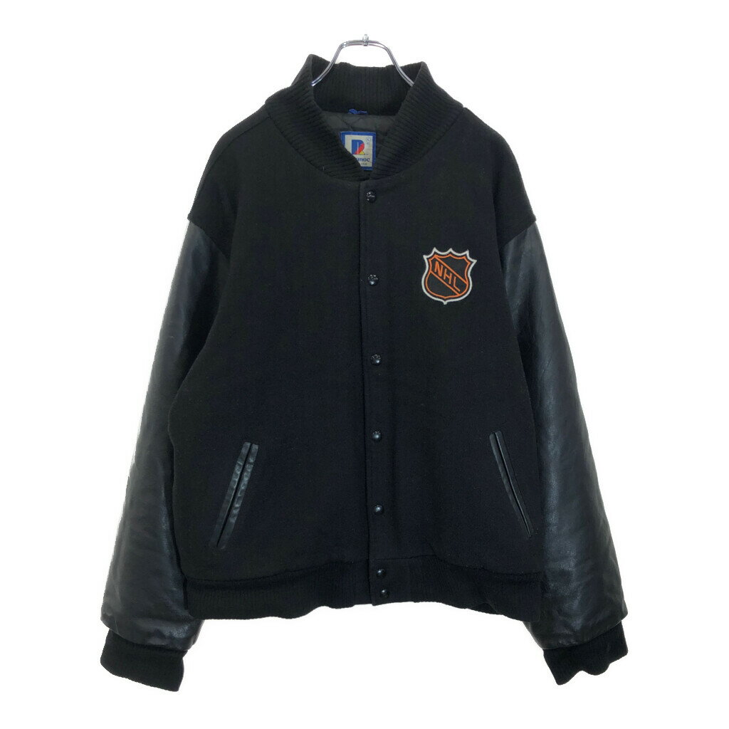 DESCRIPTION サイズ【サイズ】XL【実寸】 肩幅：約56cm着丈：約65cm身幅：約74cm袖丈：約67cm 主な素材表地 : ウール裏地 : ポリエステル中綿 : ポリエステル 色ブラック 仕様 生産国 : USA製80年代プロチーム、アメフト 状態 汚れ：肩、首元、袖、裾キズ：袖先、裾破れ：袖先特記事項：裾ヨレ 商品管理番号V0234 ABOUT ITEM商品撮影時の照明やお使いのモニター・ブラウザ等ご覧いただく環境により実物と商品画像の色が多少異なる場合がございます。全てアメリカからの輸入品ですがブランドやアイテムによりそれぞれサイズ感が異なります。生地の伸縮や厚み等、測定に多少の誤差が生じる場合がございますが、表記サイズと合わせまして実寸値を記載させていただいておりますので必ずご確認ください。新品や未使用品と記載があるもの以外は全て中古品ですので、程度は異なりますが使用感がございます。状態は慎重に確認し商品説明や画像により記載しておりますが、全てを記載することは中古品の特性上困難です。ご不明な点やご質問がございましたらお気軽にお問い合わせください。