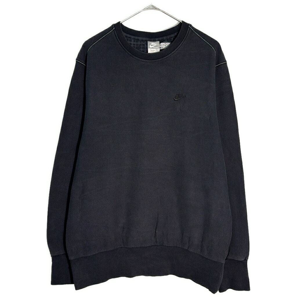 DESCRIPTION ブランドNIKE/ナイキ サイズ【サイズ】L【実寸】 肩幅：約46cm着丈：約71cm身幅：約60cm袖丈：約67cm 主な素材表地 : コットン 色ブラック 仕様 スポーツ 状態 特記事項： 色褪せ 商品管理番号X8741 ABOUT ITEM商品撮影時の照明やお使いのモニター・ブラウザ等ご覧いただく環境により実物と商品画像の色が多少異なる場合がございます。全てアメリカからの輸入品ですがブランドやアイテムによりそれぞれサイズ感が異なります。生地の伸縮や厚み等、測定に多少の誤差が生じる場合がございますが、表記サイズと合わせまして実寸値を記載させていただいておりますので必ずご確認ください。新品や未使用品と記載があるもの以外は全て中古品ですので、程度は異なりますが使用感がございます。状態は慎重に確認し商品説明や画像により記載しておりますが、全てを記載することは中古品の特性上困難です。ご不明な点やご質問がございましたらお気軽にお問い合わせください。