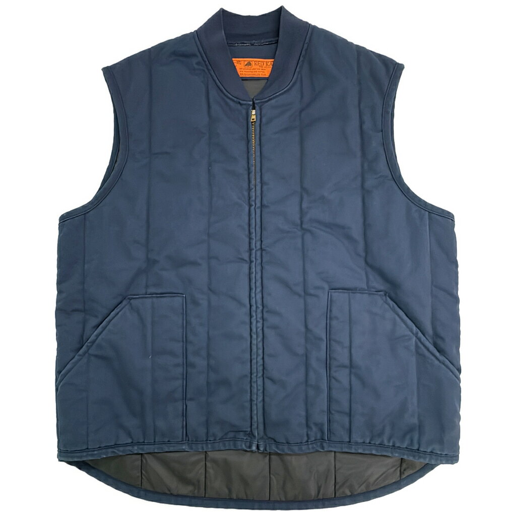 DESCRIPTION ブランドRED KAP/レッドキャップ サイズ【サイズ】XL【実寸】 肩幅：約49cm着丈：約72cm身幅：約65cm 主な素材表地 : ポリエステル中綿 : ポリエステル 色ネイビー 仕様 生産国 : USA製 状態 汚れ： 肩に薄汚れあり 商品管理番号Y7641 ABOUT ITEM商品撮影時の照明やお使いのモニター・ブラウザ等ご覧いただく環境により実物と商品画像の色が多少異なる場合がございます。全てアメリカからの輸入品ですがブランドやアイテムによりそれぞれサイズ感が異なります。生地の伸縮や厚み等、測定に多少の誤差が生じる場合がございますが、表記サイズと合わせまして実寸値を記載させていただいておりますので必ずご確認ください。新品や未使用品と記載があるもの以外は全て中古品ですので、程度は異なりますが使用感がございます。状態は慎重に確認し商品説明や画像により記載しておりますが、全てを記載することは中古品の特性上困難です。ご不明な点やご質問がございましたらお気軽にお問い合わせください。