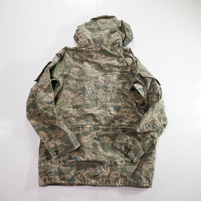 【中古】 00s U.S.ARMY USAF ABUカモ APEC GORE-TEX パーカー ミリタリー ゴアテックス (MEDIUM-REGULAR) k7358