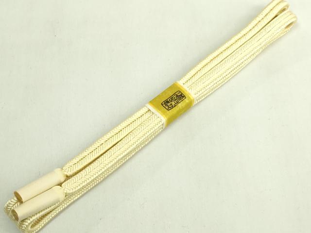 ■■■　サイズ　■■■ ■■■　商品詳細　■■■ 【正絹・未使用】 状態は特に目立ったシミ汚れなどもなく大変良い状態です。 大変上質な極上の逸品になります。 お安く出品致しますので、是非この機会にいかがでしょうか？ ■■■　注意事項　■■■ ■モニター発色の具合により色合いが異なる場合がございます。 ■寸法は多少の誤差が生じる場合がございますのでご了承ください。 ■縫込みの長さが左右非対称の場合は短い部分を記載しております。 左右非対称であってもご返品・お値引き等の保証は出来かねますので、ご了承の上ご購入をお願い致します。 ■シミ等のチェックには注意を払っておりますが、見落としがある場合もございますし、個人の見解も様々ですので神経質な方のご購入はお控えください。 ■箪笥に入っておりました着物や帯なので畳みシワや匂いがあるものもございます。 ■お休みは基本的に土日祝となりますが、その他臨時でお休みする場合がございますのでご了承ください。 ■商品の発送は平日のみの発送となります。 ■夜間と土曜、日曜日はお問い合わせの回答が遅れる場合がございます。 ■当店では、お直し、紋入れ、お手入れ等は承っておりません。 ■生地の状態（ヤケ、経年劣化等）によってはサイズ直しが出来ない場合がございます。 その点もどうかご了承のうえ、ご購入をお願いいたします。 ■弊社で取り扱う商品は一点ものにつき、時期や在庫状況に応じて金額が変更となる場合がございます。 ■検針は行っておりません。予めご了承いただきますようお願いいたします。 ■【洗える着物】と記載のある商品におきましては、商品お届け後に洗濯を行ってしまってからのご返品にはご対応しかねます。 念の為、専門店でのお手入れをお願いいたします。 ■着物のサイズ目安は下記を参考ください↓ ＜女性着物＞　お端折り次第で＋5?　−10?が着用可能サイズ 　例）身丈170?の場合、身長160?〜175? ＜男性着物＞　身丈＋約25?〜27?程が適応身長 　例）身丈155?の場合、身長180〜182?