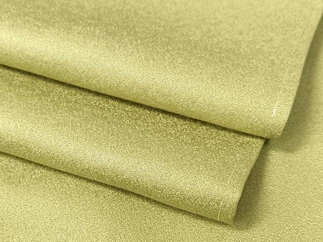 ■■■　サイズ　■■■ 身丈 167cm（肩から） 裄丈 65cm 袖丈 49cm　縫込み 6.5cm 袖幅 33cm 前幅 23.5cm 後幅 28.5cm 着物縫いこみ 内揚げ 3cm 裄 お袖側 約3cm　身頃側 約3.5cm ■■■　商品詳細　■■■ 【正絹・一つ紋・未使用】 状態は特に目立ったシミ汚れなどもなく大変良い状態です。 大変上質な逸品になります。 お安く出品致しますので、是非この機会にいかがでしょうか？ ■■■　注意事項　■■■ ■モニター発色の具合により色合いが異なる場合がございます。 ■寸法は多少の誤差が生じる場合がございますのでご了承ください。 ■縫込みの長さが左右非対称の場合は短い部分を記載しております。 左右非対称であってもご返品・お値引き等の保証は出来かねますので、ご了承の上ご購入をお願い致します。 ■シミ等のチェックには注意を払っておりますが、見落としがある場合もございますし、個人の見解も様々ですので神経質な方のご購入はお控えください。 ■箪笥に入っておりました着物や帯なので畳みシワや匂いがあるものもございます。 ■お休みは基本的に土日祝となりますが、その他臨時でお休みする場合がございますのでご了承ください。 ■商品の発送は平日のみの発送となります。 ■夜間と土曜、日曜日はお問い合わせの回答が遅れる場合がございます。 ■当店では、お直し、紋入れ、お手入れ等は承っておりません。 ■生地の状態（ヤケ、経年劣化等）によってはサイズ直しが出来ない場合がございます。 その点もどうかご了承のうえ、ご購入をお願いいたします。 ■弊社で取り扱う商品は一点ものにつき、時期や在庫状況に応じて金額が変更となる場合がございます。 ■検針は行っておりません。予めご了承いただきますようお願いいたします。 ■【洗える着物】と記載のある商品におきましては、商品お届け後に洗濯を行ってしまってからのご返品にはご対応しかねます。 念の為、専門店でのお手入れをお願いいたします。 ■着物のサイズ目安は下記を参考ください↓ ＜女性着物＞　お端折り次第で＋5cm　−1cmが着用可能サイズ 　例）身丈170cmの場合、身長160cm〜175cm ＜男性着物＞　身丈＋約25cm〜27cm程が適応身長 　例）身丈155cmの場合、身長180〜182cm