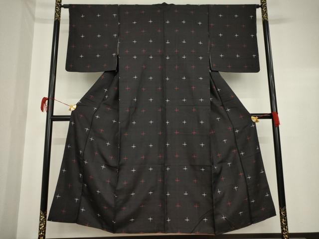 平和屋着物●お召　十字絣文様　黒地　正絹　逸品　AAAR8614ck