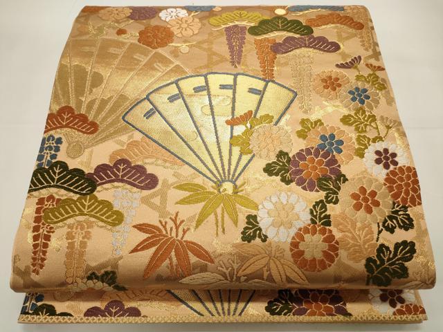 ■■■　サイズ　■■■ 長さ 432cm 幅 30.5cm程 ■■■　商品詳細　■■■ 【正絹】 詳細に関しましては、画像をご確認ください。 大変上質な逸品になります。 お安く出品致しますので、是非この機会にいかがでしょうか？ ■■■　注意事項　■■■ ■モニター発色の具合により色合いが異なる場合がございます。 ■寸法は多少の誤差が生じる場合がございますのでご了承ください。 ■縫込みの長さが左右非対称の場合は短い部分を記載しております。 左右非対称であってもご返品・お値引き等の保証は出来かねますので、ご了承の上ご購入をお願い致します。 ■シミ等のチェックには注意を払っておりますが、見落としがある場合もございますし、個人の見解も様々ですので神経質な方のご購入はお控えください。 ■箪笥に入っておりました着物や帯なので畳みシワや匂いがあるものもございます。 ■お休みは基本的に土日祝となりますが、その他臨時でお休みする場合がございますのでご了承ください。 ■商品の発送は平日のみの発送となります。 ■夜間と土曜、日曜日はお問い合わせの回答が遅れる場合がございます。 ■当店では、お直し、紋入れ、お手入れ等は承っておりません。 ■生地の状態（ヤケ、経年劣化等）によってはサイズ直しが出来ない場合がございます。 その点もどうかご了承のうえ、ご購入をお願いいたします。 ■弊社で取り扱う商品は一点ものにつき、時期や在庫状況に応じて金額が変更となる場合がございます。 ■検針は行っておりません。予めご了承いただきますようお願いいたします。 ■【洗える着物】と記載のある商品におきましては、商品お届け後に洗濯を行ってしまってからのご返品にはご対応しかねます。 念の為、専門店でのお手入れをお願いいたします。 ■着物のサイズ目安は下記を参考ください↓ ＜女性着物＞　お端折り次第で＋5cm　−1cmが着用可能サイズ 　例）身丈170cmの場合、身長160cm〜175cm ＜男性着物＞　身丈＋約25cm〜27cm程が適応身長 　例）身丈155cmの場合、身長180〜182cm