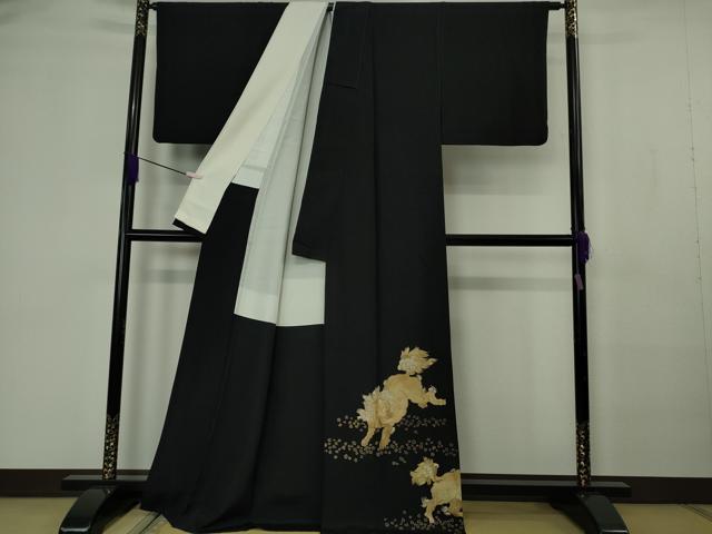平和屋の平和屋本店●極上　黒留袖　総手刺繍　唐獅子　金糸　逸品　DZAB7178kh6｜アングル2