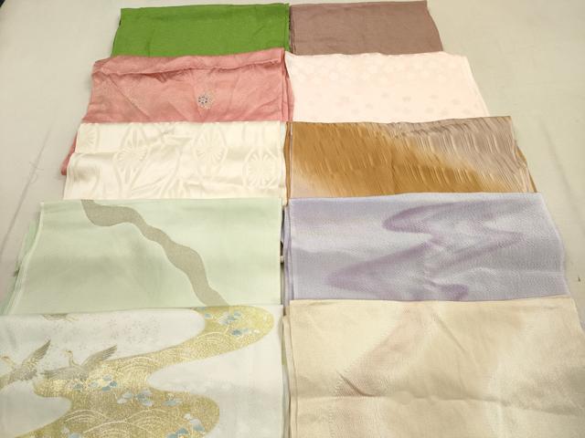 ■■■　商品詳細　■■■ 【正絹】 詳細に関しましては、 参考画像をご確認ください。 大変上質な逸品になります。 お安く出品致しますので、是非この機会にいかがでしょうか？ ■■■　注意事項　■■■ ■モニター発色の具合により色合いが異なる場合がございます。 ■寸法は多少の誤差が生じる場合がございますのでご了承ください。 ■縫込みの長さが左右非対称の場合は短い部分を記載しております。 左右非対称であってもご返品・お値引き等の保証は出来かねますので、ご了承の上ご購入をお願い致します。 ■シミ等のチェックには注意を払っておりますが、見落としがある場合もございますし、個人の見解も様々ですので神経質な方のご購入はお控えください。 ■箪笥に入っておりました着物や帯なので畳みシワや匂いがあるものもございます。 ■お休みは基本的に土日祝となりますが、その他臨時でお休みする場合がございますのでご了承ください。 ■商品の発送は平日のみの発送となります。 ■夜間と土曜、日曜日はお問い合わせの回答が遅れる場合がございます。 ■当店では、お直し、紋入れ、お手入れ等は承っておりません。 ■生地の状態（ヤケ、経年劣化等）によってはサイズ直しが出来ない場合がございます。 その点もどうかご了承のうえ、ご購入をお願いいたします。 ■弊社で取り扱う商品は一点ものにつき、時期や在庫状況に応じて金額が変更となる場合がございます。 ■検針は行っておりません。予めご了承いただきますようお願いいたします。 ■【洗える着物】と記載のある商品におきましては、商品お届け後に洗濯を行ってしまってからのご返品にはご対応しかねます。 念の為、専門店でのお手入れをお願いいたします。 ■着物のサイズ目安は下記を参考ください↓ ＜女性着物＞　お端折り次第で＋5cm　−1cmが着用可能サイズ 　例）身丈170cmの場合、身長160cm〜175cm ＜男性着物＞　身丈＋約25cm〜27cm程が適応身長 　例）身丈155cmの場合、身長180〜182cm