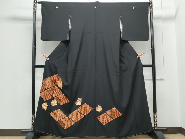 平和屋着物▼豪華黒留袖　総刺繍　駒刺繍　松ぼっくり　菱松文　正絹　逸品　CABC1319th