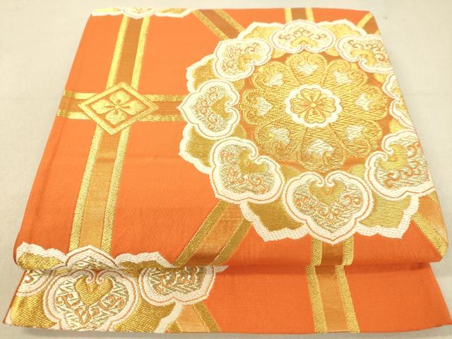 ■■■　サイズ　■■■ 長さ 422cm 幅 30.5cm程 ■■■　商品詳細　■■■ 【正絹・芯なし・未仕立て】 詳細に関しましては、画像をご確認ください。 大変上質な逸品になります。 お安く出品致しますので、是非この機会にいかがでしょうか？ ■■■　注意事項　■■■ ■モニター発色の具合により色合いが異なる場合がございます。 ■寸法は多少の誤差が生じる場合がございますのでご了承ください。 ■縫込みの長さが左右非対称の場合は短い部分を記載しております。 左右非対称であってもご返品・お値引き等の保証は出来かねますので、ご了承の上ご購入をお願い致します。 ■シミ等のチェックには注意を払っておりますが、見落としがある場合もございますし、個人の見解も様々ですので神経質な方のご購入はお控えください。 ■箪笥に入っておりました着物や帯なので畳みシワや匂いがあるものもございます。 ■お休みは基本的に土日祝となりますが、その他臨時でお休みする場合がございますのでご了承ください。 ■商品の発送は平日のみの発送となります。 ■夜間と土曜、日曜日はお問い合わせの回答が遅れる場合がございます。 ■当店では、お直し、紋入れ、お手入れ等は承っておりません。 ■生地の状態（ヤケ、経年劣化等）によってはサイズ直しが出来ない場合がございます。 その点もどうかご了承のうえ、ご購入をお願いいたします。 ■弊社で取り扱う商品は一点ものにつき、時期や在庫状況に応じて金額が変更となる場合がございます。 ■検針は行っておりません。予めご了承いただきますようお願いいたします。 ■【洗える着物】と記載のある商品におきましては、商品お届け後に洗濯を行ってしまってからのご返品にはご対応しかねます。 念の為、専門店でのお手入れをお願いいたします。 ■着物のサイズ目安は下記を参考ください↓ ＜女性着物＞　お端折り次第で＋5cm　−1cmが着用可能サイズ 　例）身丈170cmの場合、身長160cm〜175cm ＜男性着物＞　身丈＋約25cm〜27cm程が適応身長 　例）身丈155cmの場合、身長180〜182cm
