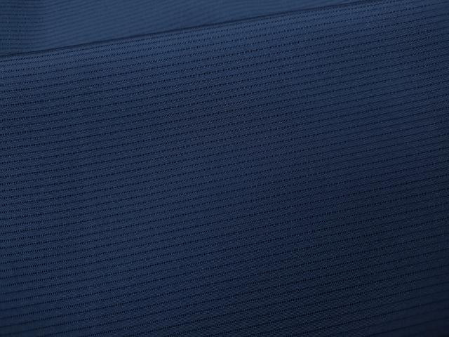 ■■■　サイズ　■■■ 身丈 157cm（肩から） 裄丈 64.5cm 袖丈 48cm　縫込み 4cm 袖幅 32cm 前幅 24.5cm 後幅 29cm 着物縫いこみ 内揚げ 6cm 裄 お袖側 約1.5cm　身頃側 約1.5cm ■■■　商品詳細　■■■ 【正絹・一つ紋】 状態は特に目立ったシミ汚れなどもなく大変良い状態です。 大変上質な逸品になります。 お安く出品致しますので、是非この機会にいかがでしょうか？ ■■■　注意事項　■■■ ■モニター発色の具合により色合いが異なる場合がございます。 ■寸法は多少の誤差が生じる場合がございますのでご了承ください。 ■縫込みの長さが左右非対称の場合は短い部分を記載しております。 左右非対称であってもご返品・お値引き等の保証は出来かねますので、ご了承の上ご購入をお願い致します。 ■シミ等のチェックには注意を払っておりますが、見落としがある場合もございますし、個人の見解も様々ですので神経質な方のご購入はお控えください。 ■箪笥に入っておりました着物や帯なので畳みシワや匂いがあるものもございます。 ■お休みは基本的に土日祝となりますが、その他臨時でお休みする場合がございますのでご了承ください。 ■商品の発送は平日のみの発送となります。 ■夜間と土曜、日曜日はお問い合わせの回答が遅れる場合がございます。 ■当店では、お直し、紋入れ、お手入れ等は承っておりません。 ■生地の状態（ヤケ、経年劣化等）によってはサイズ直しが出来ない場合がございます。 その点もどうかご了承のうえ、ご購入をお願いいたします。 ■弊社で取り扱う商品は一点ものにつき、時期や在庫状況に応じて金額が変更となる場合がございます。 ■検針は行っておりません。予めご了承いただきますようお願いいたします。 ■【洗える着物】と記載のある商品におきましては、商品お届け後に洗濯を行ってしまってからのご返品にはご対応しかねます。 念の為、専門店でのお手入れをお願いいたします。 ■着物のサイズ目安は下記を参考ください↓ ＜女性着物＞　お端折り次第で＋5cm　−1cmが着用可能サイズ 　例）身丈170cmの場合、身長160cm〜175cm ＜男性着物＞　身丈＋約25cm〜27cm程が適応身長 　例）身丈155cmの場合、身長180〜182cm