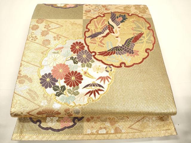 ■■■　サイズ　■■■ 長さ 428cm 幅 31cm程 ■■■　商品詳細　■■■ 【正絹】 状態は締めてはおりますが 特に目立ったシミ汚れなどもなく大変良い状態です。 大変上質な逸品になります。 お安く出品致しますので、是非この機会にいかがでしょうか？ ■■■　注意事項　■■■ ■モニター発色の具合により色合いが異なる場合がございます。 ■寸法は多少の誤差が生じる場合がございますのでご了承ください。 ■縫込みの長さが左右非対称の場合は短い部分を記載しております。 左右非対称であってもご返品・お値引き等の保証は出来かねますので、ご了承の上ご購入をお願い致します。 ■シミ等のチェックには注意を払っておりますが、見落としがある場合もございますし、個人の見解も様々ですので神経質な方のご購入はお控えください。 ■箪笥に入っておりました着物や帯なので畳みシワや匂いがあるものもございます。 ■お休みは基本的に土日祝となりますが、その他臨時でお休みする場合がございますのでご了承ください。 ■商品の発送は平日のみの発送となります。 ■夜間と土曜、日曜日はお問い合わせの回答が遅れる場合がございます。 ■当店では、お直し、紋入れ、お手入れ等は承っておりません。 ■生地の状態（ヤケ、経年劣化等）によってはサイズ直しが出来ない場合がございます。 その点もどうかご了承のうえ、ご購入をお願いいたします。 ■弊社で取り扱う商品は一点ものにつき、時期や在庫状況に応じて金額が変更となる場合がございます。 ■検針は行っておりません。予めご了承いただきますようお願いいたします。 ■【洗える着物】と記載のある商品におきましては、商品お届け後に洗濯を行ってしまってからのご返品にはご対応しかねます。 念の為、専門店でのお手入れをお願いいたします。 ■着物のサイズ目安は下記を参考ください↓ ＜女性着物＞　お端折り次第で＋5cm　−1cmが着用可能サイズ 　例）身丈170cmの場合、身長160cm〜175cm ＜男性着物＞　身丈＋約25cm〜27cm程が適応身長 　例）身丈155cmの場合、身長180〜182cm