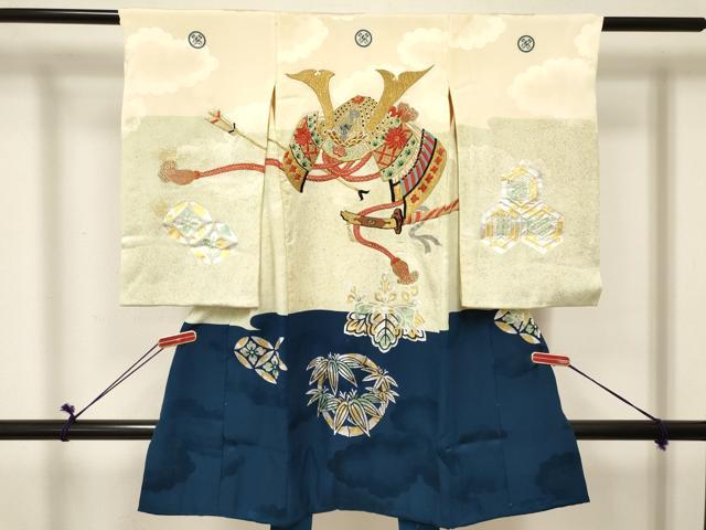 ■■■　サイズ　■■■ 【着物】 身丈 95cm（肩から） 裄丈 44.5cm 袖丈 55.5cm ■■■　商品詳細　■■■ 産着【正絹・五つ紋】 状態は接写画像のように表地所々・紐部分・裏地に薄い汚れがございます。 大変上質な逸品になりますので ぜひお手入れをされてお召しになられてはいかがでしょうか。 お安く出品致しますので、是非この機会にいかがでしょうか？ ※襦袢の付属がございません。 ■■■　注意事項　■■■ ■モニター発色の具合により色合いが異なる場合がございます。 ■寸法は多少の誤差が生じる場合がございますのでご了承ください。 ■縫込みの長さが左右非対称の場合は短い部分を記載しております。 左右非対称であってもご返品・お値引き等の保証は出来かねますので、ご了承の上ご購入をお願い致します。 ■シミ等のチェックには注意を払っておりますが、見落としがある場合もございますし、個人の見解も様々ですので神経質な方のご購入はお控えください。 ■箪笥に入っておりました着物や帯なので畳みシワや匂いがあるものもございます。 ■お休みは基本的に土日祝となりますが、その他臨時でお休みする場合がございますのでご了承ください。 ■商品の発送は平日のみの発送となります。 ■夜間と土曜、日曜日はお問い合わせの回答が遅れる場合がございます。 ■当店では、お直し、紋入れ、お手入れ等は承っておりません。 ■生地の状態（ヤケ、経年劣化等）によってはサイズ直しが出来ない場合がございます。 その点もどうかご了承のうえ、ご購入をお願いいたします。 ■弊社で取り扱う商品は一点ものにつき、時期や在庫状況に応じて金額が変更となる場合がございます。 ■検針は行っておりません。予めご了承いただきますようお願いいたします。 ■【洗える着物】と記載のある商品におきましては、商品お届け後に洗濯を行ってしまってからのご返品にはご対応しかねます。 念の為、専門店でのお手入れをお願いいたします。 ■写真に写っている物が全てになります。それ以外の付属品はございませんのでご了承ください。 ■着物のサイズ目安は下記を参考ください↓ ＜女性着物＞　お端折り次第で＋5cm　－1cmが着用可能サイズ 　例）身丈170cmの場合、身長160cm～175cm ＜男性着物＞　身丈＋約25cm～27cm程が適応身長 　例）身丈155cmの場合、身長180～182cm