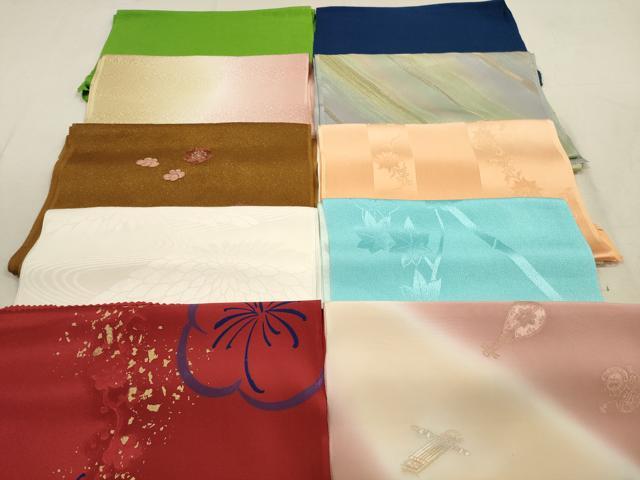 ■■■　商品詳細　■■■ 【正絹】 状態は特に目立ったシミ汚れなどもなく大変良い状態です。 大変上質な逸品になります。 お安く出品致しますので、是非この機会にいかがでしょうか？ ■■■　注意事項　■■■ ■モニター発色の具合により色合いが異なる場合がございます。 ■寸法は多少の誤差が生じる場合がございますのでご了承ください。 ■縫込みの長さが左右非対称の場合は短い部分を記載しております。 左右非対称であってもご返品・お値引き等の保証は出来かねますので、ご了承の上ご購入をお願い致します。 ■シミ等のチェックには注意を払っておりますが、見落としがある場合もございますし、個人の見解も様々ですので神経質な方のご購入はお控えください。 ■箪笥に入っておりました着物や帯なので畳みシワや匂いがあるものもございます。 ■お休みは基本的に土日祝となりますが、その他臨時でお休みする場合がございますのでご了承ください。 ■商品の発送は平日のみの発送となります。 ■夜間と土曜、日曜日はお問い合わせの回答が遅れる場合がございます。 ■当店では、お直し、紋入れ、お手入れ等は承っておりません。 ■生地の状態（ヤケ、経年劣化等）によってはサイズ直しが出来ない場合がございます。 その点もどうかご了承のうえ、ご購入をお願いいたします。 ■弊社で取り扱う商品は一点ものにつき、時期や在庫状況に応じて金額が変更となる場合がございます。 ■検針は行っておりません。予めご了承いただきますようお願いいたします。 ■【洗える着物】と記載のある商品におきましては、商品お届け後に洗濯を行ってしまってからのご返品にはご対応しかねます。 念の為、専門店でのお手入れをお願いいたします。 ■着物のサイズ目安は下記を参考ください↓ ＜女性着物＞　お端折り次第で＋5cm　−1cmが着用可能サイズ 　例）身丈170cmの場合、身長160cm〜175cm ＜男性着物＞　身丈＋約25cm〜27cm程が適応身長 　例）身丈155cmの場合、身長180〜182cm