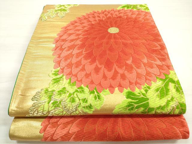 ■■■　サイズ　■■■ 長さ 442cm 幅 31cm程 ■■■　商品詳細　■■■ 【正絹・未仕立て】 詳細に関しましては、画像をご確認ください。 大変上質な逸品になります。 お安く出品致しますので、是非この機会にいかがでしょうか？ ※汚れに関しましては、着用時には見えない部分になりますのであまり気にならずお召になれるかと思います。 ■■■　注意事項　■■■ ■モニター発色の具合により色合いが異なる場合がございます。 ■寸法は多少の誤差が生じる場合がございますのでご了承ください。 ■縫込みの長さが左右非対称の場合は短い部分を記載しております。 左右非対称であってもご返品・お値引き等の保証は出来かねますので、ご了承の上ご購入をお願い致します。 ■シミ等のチェックには注意を払っておりますが、見落としがある場合もございますし、個人の見解も様々ですので神経質な方のご購入はお控えください。 ■箪笥に入っておりました着物や帯なので畳みシワや匂いがあるものもございます。 ■お休みは基本的に土日祝となりますが、その他臨時でお休みする場合がございますのでご了承ください。 ■商品の発送は平日のみの発送となります。 ■夜間と土曜、日曜日はお問い合わせの回答が遅れる場合がございます。 ■当店では、お直し、紋入れ、お手入れ等は承っておりません。 ■生地の状態（ヤケ、経年劣化等）によってはサイズ直しが出来ない場合がございます。 その点もどうかご了承のうえ、ご購入をお願いいたします。 ■弊社で取り扱う商品は一点ものにつき、時期や在庫状況に応じて金額が変更となる場合がございます。 ■検針は行っておりません。予めご了承いただきますようお願いいたします。 ■【洗える着物】と記載のある商品におきましては、商品お届け後に洗濯を行ってしまってからのご返品にはご対応しかねます。 念の為、専門店でのお手入れをお願いいたします。 ■着物のサイズ目安は下記を参考ください↓ ＜女性着物＞　お端折り次第で＋5cm　−1cmが着用可能サイズ 　例）身丈170cmの場合、身長160cm〜175cm ＜男性着物＞　身丈＋約25cm〜27cm程が適応身長 　例）身丈155cmの場合、身長180〜182cm
