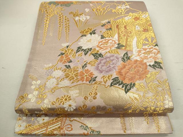 ■■■　サイズ　■■■ 長さ 422cm 幅 31cm程 ■■■　商品詳細　■■■ 【正絹】 詳細に関しましては、画像をご確認ください。 大変上質な逸品になります。 お安く出品致しますので、是非この機会にいかがでしょうか？ ■■■　注意事項　■■■ ■モニター発色の具合により色合いが異なる場合がございます。 ■寸法は多少の誤差が生じる場合がございますのでご了承ください。 ■縫込みの長さが左右非対称の場合は短い部分を記載しております。 左右非対称であってもご返品・お値引き等の保証は出来かねますので、ご了承の上ご購入をお願い致します。 ■シミ等のチェックには注意を払っておりますが、見落としがある場合もございますし、個人の見解も様々ですので神経質な方のご購入はお控えください。 ■箪笥に入っておりました着物や帯なので畳みシワや匂いがあるものもございます。 ■お休みは基本的に土日祝となりますが、その他臨時でお休みする場合がございますのでご了承ください。 ■商品の発送は平日のみの発送となります。 ■夜間と土曜、日曜日はお問い合わせの回答が遅れる場合がございます。 ■当店では、お直し、紋入れ、お手入れ等は承っておりません。 ■生地の状態（ヤケ、経年劣化等）によってはサイズ直しが出来ない場合がございます。 その点もどうかご了承のうえ、ご購入をお願いいたします。 ■弊社で取り扱う商品は一点ものにつき、時期や在庫状況に応じて金額が変更となる場合がございます。 ■検針は行っておりません。予めご了承いただきますようお願いいたします。 ■【洗える着物】と記載のある商品におきましては、商品お届け後に洗濯を行ってしまってからのご返品にはご対応しかねます。 念の為、専門店でのお手入れをお願いいたします。 ■着物のサイズ目安は下記を参考ください↓ ＜女性着物＞　お端折り次第で＋5cm　−1cmが着用可能サイズ 　例）身丈170cmの場合、身長160cm〜175cm ＜男性着物＞　身丈＋約25cm〜27cm程が適応身長 　例）身丈155cmの場合、身長180〜182cm