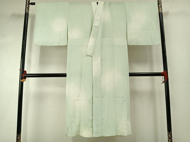 ■■■　サイズ　■■■ 身丈 134cm（肩から） 裄丈 66cm 袖丈 47cm　縫込み 4cm 袖幅 33.5cm 前幅 29cm 後幅 32cm 着物縫いこみ 内揚げ 7cm 裄 お袖側 約2cm　身頃側 約2cm ■■■　商品詳細　■■■ 【正絹】 状態は特に目立ったシミ汚れなどもなく大変良い状態です。 大変上質な逸品になります。 お安く出品致しますので、是非この機会にいかがでしょうか？ ■■■　注意事項　■■■ ■モニター発色の具合により色合いが異なる場合がございます。 ■寸法は多少の誤差が生じる場合がございますのでご了承ください。 ■縫込みの長さが左右非対称の場合は短い部分を記載しております。 左右非対称であってもご返品・お値引き等の保証は出来かねますので、ご了承の上ご購入をお願い致します。 ■シミ等のチェックには注意を払っておりますが、見落としがある場合もございますし、個人の見解も様々ですので神経質な方のご購入はお控えください。 ■箪笥に入っておりました着物や帯なので畳みシワや匂いがあるものもございます。 ■お休みは基本的に土日祝となりますが、その他臨時でお休みする場合がございますのでご了承ください。 ■商品の発送は平日のみの発送となります。 ■夜間と土曜、日曜日はお問い合わせの回答が遅れる場合がございます。 ■当店では、お直し、紋入れ、お手入れ等は承っておりません。 ■生地の状態（ヤケ、経年劣化等）によってはサイズ直しが出来ない場合がございます。 その点もどうかご了承のうえ、ご購入をお願いいたします。 ■弊社で取り扱う商品は一点ものにつき、時期や在庫状況に応じて金額が変更となる場合がございます。 ■検針は行っておりません。予めご了承いただきますようお願いいたします。 ■【洗える着物】と記載のある商品におきましては、商品お届け後に洗濯を行ってしまってからのご返品にはご対応しかねます。 念の為、専門店でのお手入れをお願いいたします。 ■着物のサイズ目安は下記を参考ください↓ ＜女性着物＞　お端折り次第で＋5cm　−1cmが着用可能サイズ 　例）身丈170cmの場合、身長160cm〜175cm ＜男性着物＞　身丈＋約25cm〜27cm程が適応身長 　例）身丈155cmの場合、身長180〜182cm