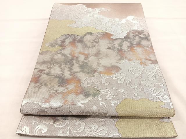 ■■■　サイズ　■■■ 長さ 420cm 幅 31cm程 ■■■　商品詳細　■■■ 【正絹】 詳細に関しましては、画像をご確認ください。 大変上質な逸品になります。 お安く出品致しますので、是非この機会にいかがでしょうか？ ※汚れ等に関しましては、着用時には見えない部分になると思いますのであまり気にならずお召になれるかと思います。 ■■■　注意事項　■■■ ■モニター発色の具合により色合いが異なる場合がございます。 ■寸法は多少の誤差が生じる場合がございますのでご了承ください。 ■縫込みの長さが左右非対称の場合は短い部分を記載しております。 左右非対称であってもご返品・お値引き等の保証は出来かねますので、ご了承の上ご購入をお願い致します。 ■シミ等のチェックには注意を払っておりますが、見落としがある場合もございますし、個人の見解も様々ですので神経質な方のご購入はお控えください。 ■箪笥に入っておりました着物や帯なので畳みシワや匂いがあるものもございます。 ■お休みは基本的に土日祝となりますが、その他臨時でお休みする場合がございますのでご了承ください。 ■商品の発送は平日のみの発送となります。 ■夜間と土曜、日曜日はお問い合わせの回答が遅れる場合がございます。 ■当店では、お直し、紋入れ、お手入れ等は承っておりません。 ■生地の状態（ヤケ、経年劣化等）によってはサイズ直しが出来ない場合がございます。 その点もどうかご了承のうえ、ご購入をお願いいたします。 ■弊社で取り扱う商品は一点ものにつき、時期や在庫状況に応じて金額が変更となる場合がございます。 ■検針は行っておりません。予めご了承いただきますようお願いいたします。 ■【洗える着物】と記載のある商品におきましては、商品お届け後に洗濯を行ってしまってからのご返品にはご対応しかねます。 念の為、専門店でのお手入れをお願いいたします。 ■着物のサイズ目安は下記を参考ください↓ ＜女性着物＞　お端折り次第で＋5cm　−1cmが着用可能サイズ 　例）身丈170cmの場合、身長160cm〜175cm ＜男性着物＞　身丈＋約25cm〜27cm程が適応身長 　例）身丈155cmの場合、身長180〜182cm