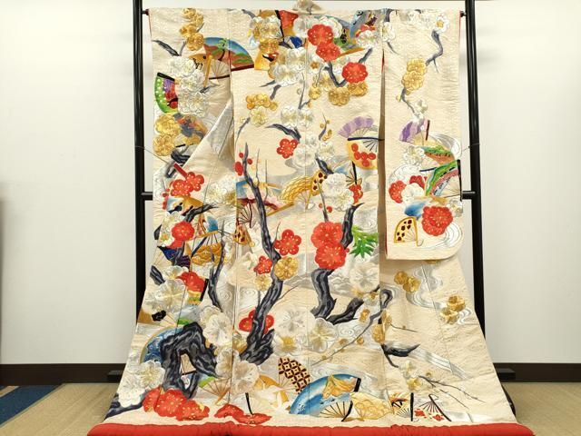 ■■■　サイズ　■■■ 身丈 181.5cm（肩から） 裄丈 64cm 袖丈 104.5cm　縫込み 3cm 袖幅 32cm 前幅 27.5cm 後幅 32cm 着物縫いこみ 内揚げ 0cm 裄 お袖側 約2cm　身頃側 約0cm ■■■　商品詳細　■■■ 【正絹】 状態は接写画像のようにふき綿・表地所々・胴裏に薄い汚れ、胴裏に破れがございます。 大変上質な逸品になりますのでぜひお手入れをされてお召しになられてはいかがでしょうか。 お安く出品致しますので、是非この機会にいかがでしょうか？ ■■■　注意事項　■■■ ■モニター発色の具合により色合いが異なる場合がございます。 ■寸法は多少の誤差が生じる場合がございますのでご了承ください。 ■縫込みの長さが左右非対称の場合は短い部分を記載しております。 左右非対称であってもご返品・お値引き等の保証は出来かねますので、ご了承の上ご購入をお願い致します。 ■シミ等のチェックには注意を払っておりますが、見落としがある場合もございますし、個人の見解も様々ですので神経質な方のご購入はお控えください。 ■箪笥に入っておりました着物や帯なので畳みシワや匂いがあるものもございます。 ■お休みは基本的に土日祝となりますが、その他臨時でお休みする場合がございますのでご了承ください。 ■商品の発送は平日のみの発送となります。 ■夜間と土曜、日曜日はお問い合わせの回答が遅れる場合がございます。 ■当店では、お直し、紋入れ、お手入れ等は承っておりません。 ■生地の状態（ヤケ、経年劣化等）によってはサイズ直しが出来ない場合がございます。 その点もどうかご了承のうえ、ご購入をお願いいたします。 ■弊社で取り扱う商品は一点ものにつき、時期や在庫状況に応じて金額が変更となる場合がございます。 ■検針は行っておりません。予めご了承いただきますようお願いいたします。 ■【洗える着物】と記載のある商品におきましては、商品お届け後に洗濯を行ってしまってからのご返品にはご対応しかねます。 念の為、専門店でのお手入れをお願いいたします。 ■写真に写っている物が全てになります。 それ以外の付属品はございませんのでご了承ください。 ■状態に関する写真につきましては、掲載可能な写真枚数に限りがあるため、 各箇所につき1枚参考画像を掲載しております。 ■着物のサイズ目安は下記を参考ください↓ ＜女性着物＞　お端折り次第で＋5cm　−10cmが着用可能サイズ 　例）身丈170cmの場合、身長160cm〜175cm ＜男性着物＞　身丈＋約25cm〜27cm程が適応身長 　例）身丈155cmの場合、身長180cm〜182cm
