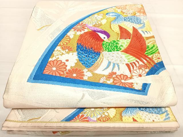 ■■■　サイズ　■■■ 長さ 428cm 幅 30cm程 ■■■　商品詳細　■■■ 【正絹】 詳細に関しましては、画像をご確認ください。 大変上質な逸品になります。 お安く出品致しますので、是非この機会にいかがでしょうか？ ※汚れ等に関しましては、着用時には見えない部分になるかと思いますのであまり気にならずお召になれるかと思います。 ■■■　注意事項　■■■ ■モニター発色の具合により色合いが異なる場合がございます。 ■寸法は多少の誤差が生じる場合がございますのでご了承ください。 ■縫込みの長さが左右非対称の場合は短い部分を記載しております。 左右非対称であってもご返品・お値引き等の保証は出来かねますので、ご了承の上ご購入をお願い致します。 ■シミ等のチェックには注意を払っておりますが、見落としがある場合もございますし、個人の見解も様々ですので神経質な方のご購入はお控えください。 ■箪笥に入っておりました着物や帯なので畳みシワや匂いがあるものもございます。 ■お休みは基本的に土日祝となりますが、その他臨時でお休みする場合がございますのでご了承ください。 ■商品の発送は平日のみの発送となります。 ■夜間と土曜、日曜日はお問い合わせの回答が遅れる場合がございます。 ■当店では、お直し、紋入れ、お手入れ等は承っておりません。 ■生地の状態（ヤケ、経年劣化等）によってはサイズ直しが出来ない場合がございます。 その点もどうかご了承のうえ、ご購入をお願いいたします。 ■弊社で取り扱う商品は一点ものにつき、時期や在庫状況に応じて金額が変更となる場合がございます。 ■検針は行っておりません。予めご了承いただきますようお願いいたします。 ■【洗える着物】と記載のある商品におきましては、商品お届け後に洗濯を行ってしまってからのご返品にはご対応しかねます。 念の為、専門店でのお手入れをお願いいたします。 ■着物のサイズ目安は下記を参考ください↓ ＜女性着物＞　お端折り次第で＋5cm　−1cmが着用可能サイズ 　例）身丈170cmの場合、身長160cm〜175cm ＜男性着物＞　身丈＋約25cm〜27cm程が適応身長 　例）身丈155cmの場合、身長180〜182cm