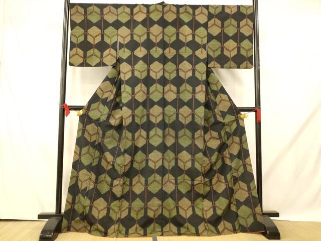 Rakuten - 平和屋着物■上質な紬　亀甲文　黒地　正絹　逸品　AABE8684fw
