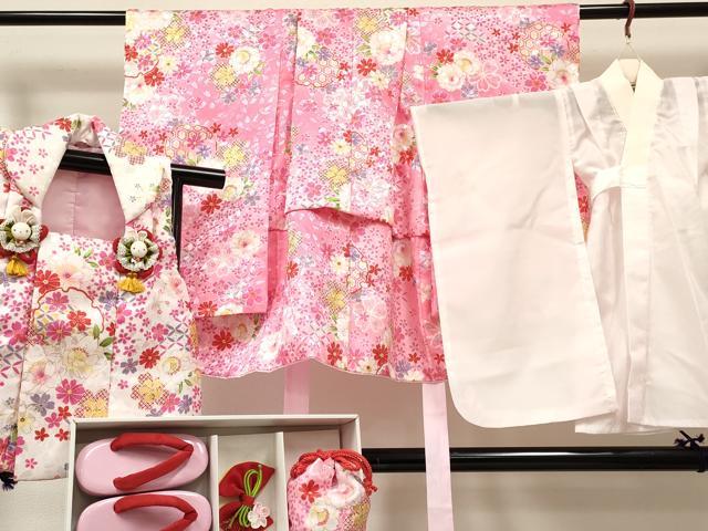 Kimono （For Girls） - 平和屋着物[]七五三　女の子　3歳　祝着　三つ身　長襦袢(単衣)・被布・小物セット　雪輪花文　金彩　箱付き　洗える着物　DABA3546ma